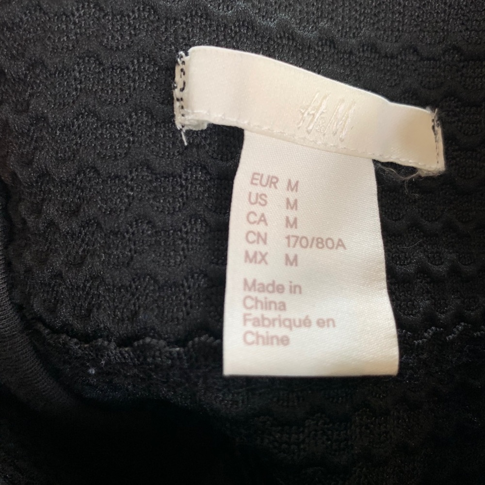 H&M mini skirt - Picture 3 of 4